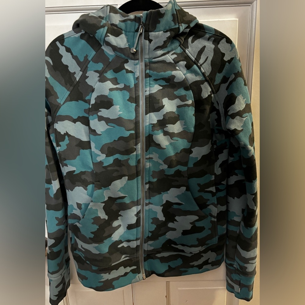 Lululemon Scuba Full-Zip Hoodie
Heritage 365 Camo Tidewater Teal Multi